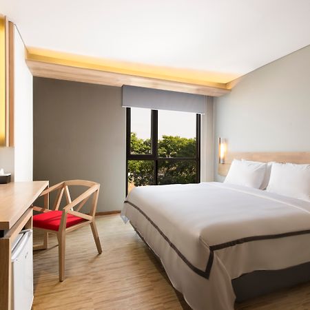 Up-Peak Hotel Simpang Lima Semarang Formerly Ha-Ka Simpanglima Hotel เซอมารัง ภายนอก รูปภาพ