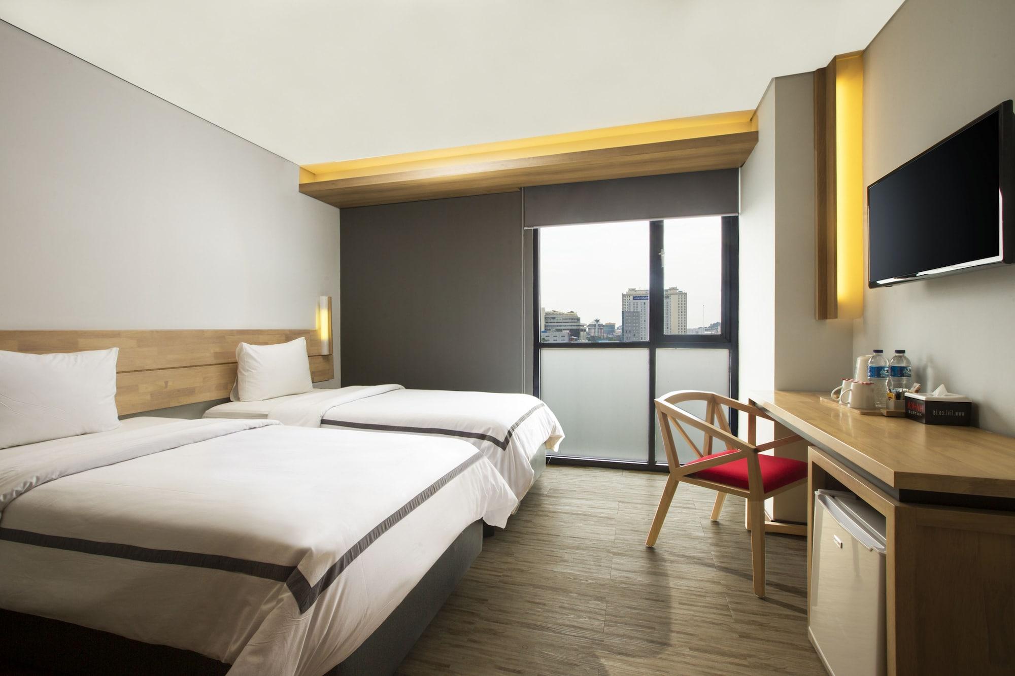 Up-Peak Hotel Simpang Lima Semarang Formerly Ha-Ka Simpanglima Hotel เซอมารัง ภายนอก รูปภาพ