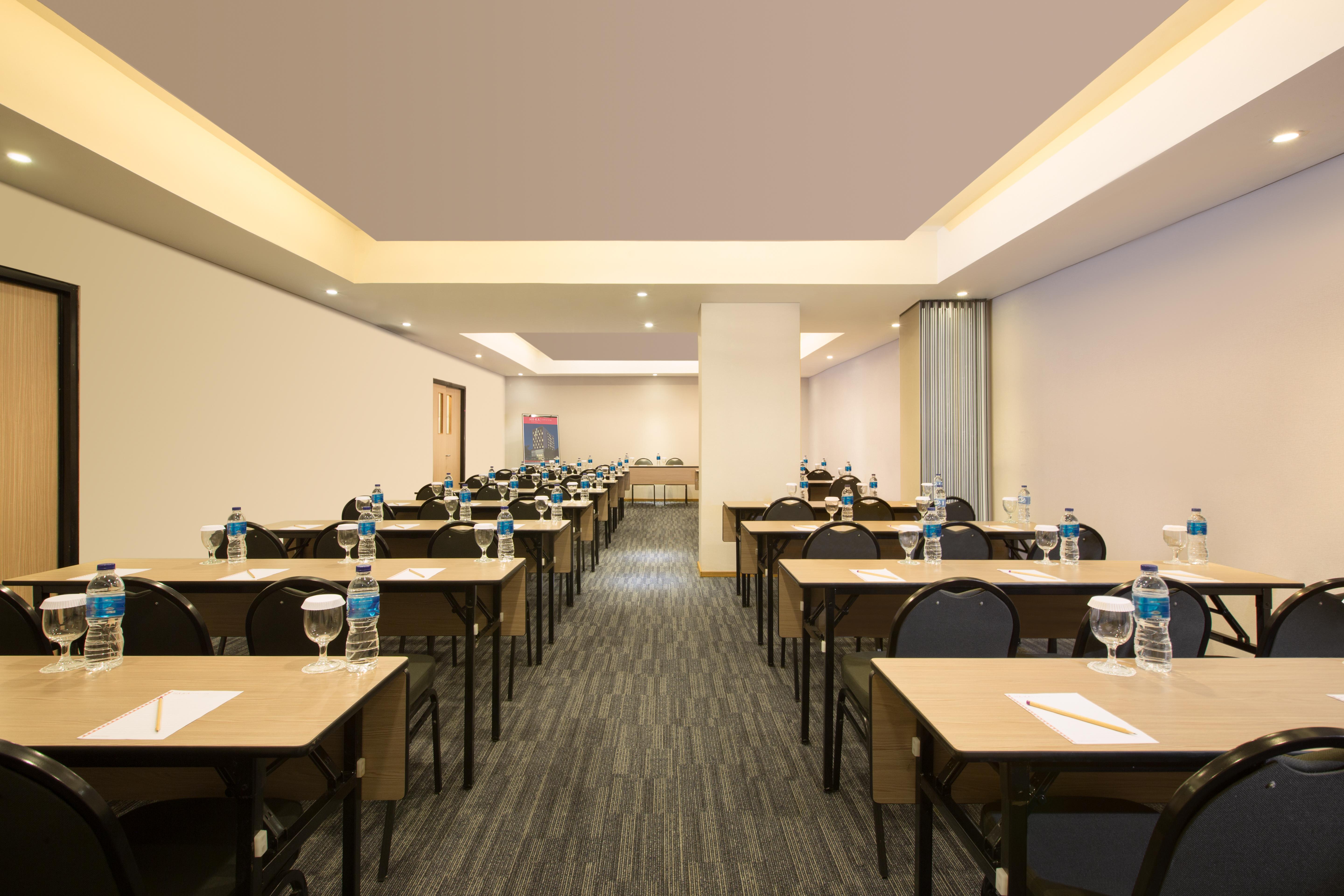 Up-Peak Hotel Simpang Lima Semarang Formerly Ha-Ka Simpanglima Hotel เซอมารัง ภายนอก รูปภาพ
