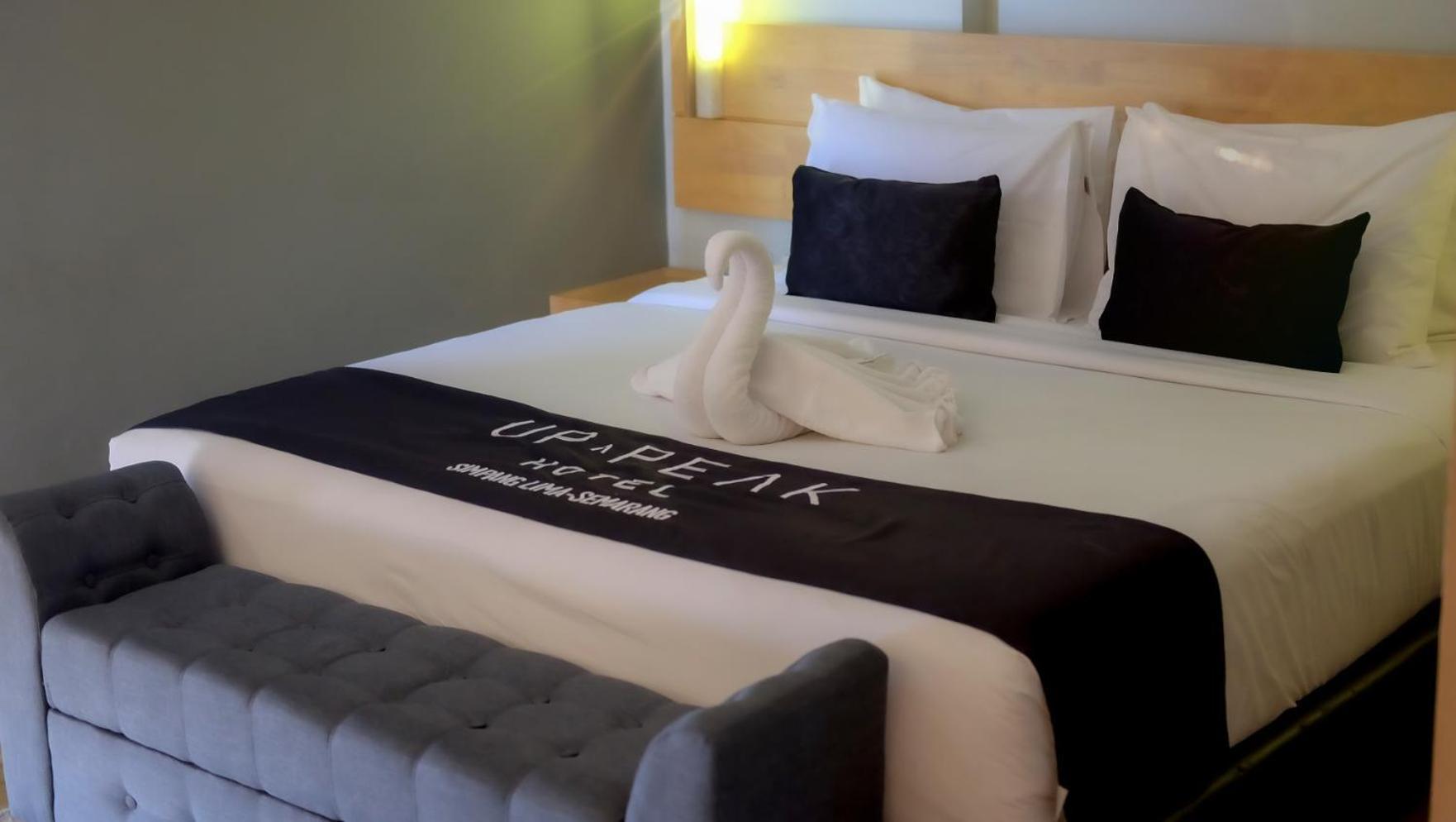 Up-Peak Hotel Simpang Lima Semarang Formerly Ha-Ka Simpanglima Hotel เซอมารัง ภายนอก รูปภาพ